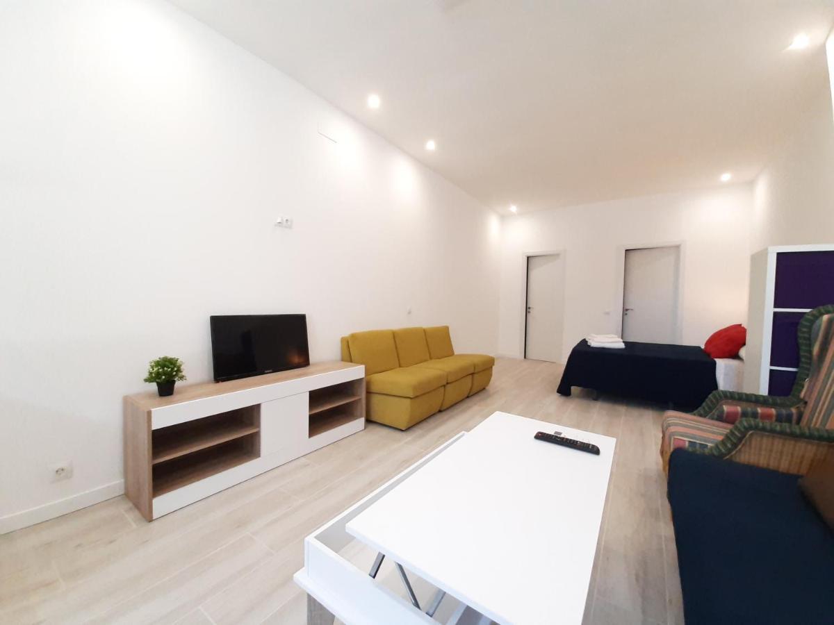 Malaga Velarde Center Apartment Luaran gambar