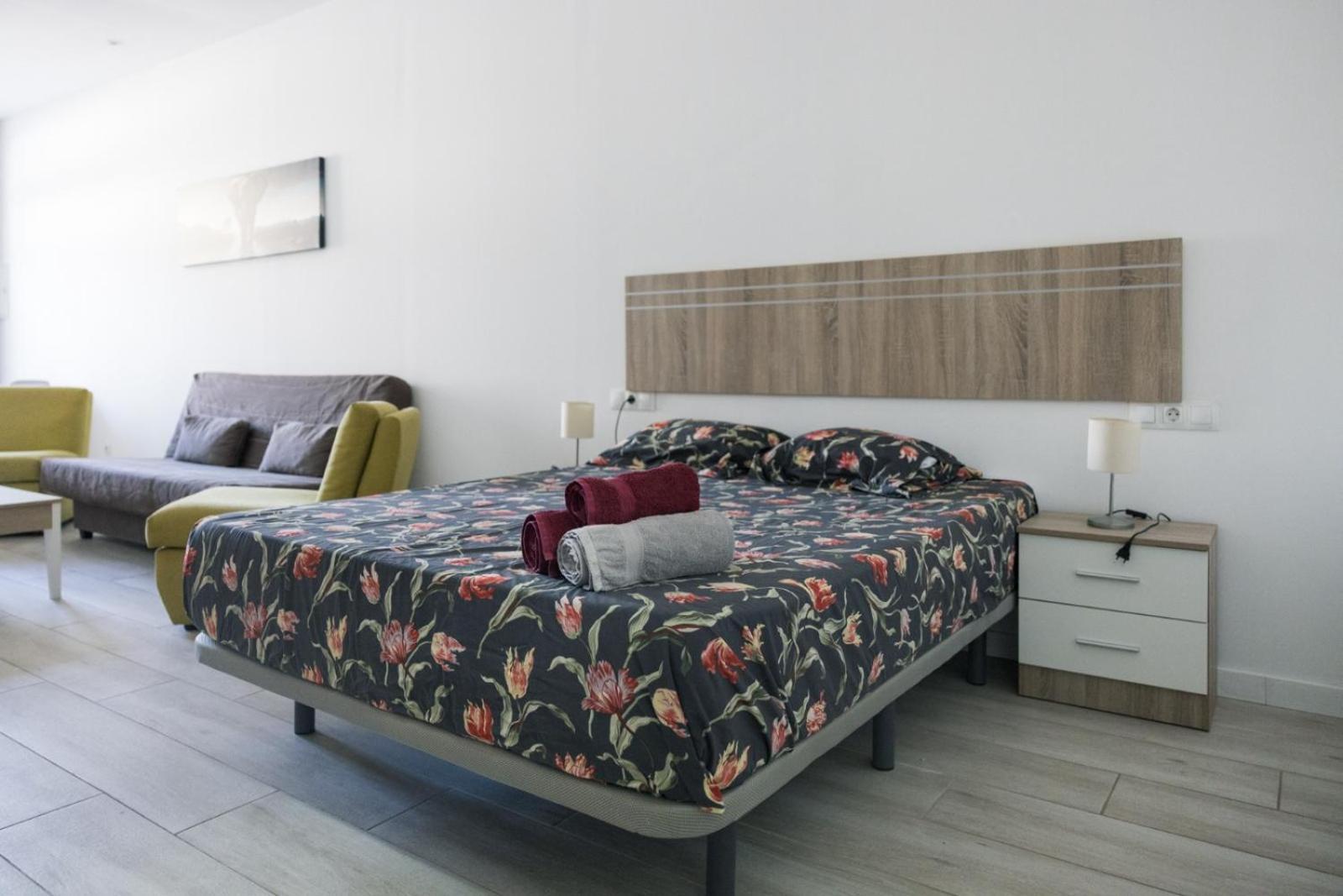 Malaga Velarde Center Apartment Luaran gambar
