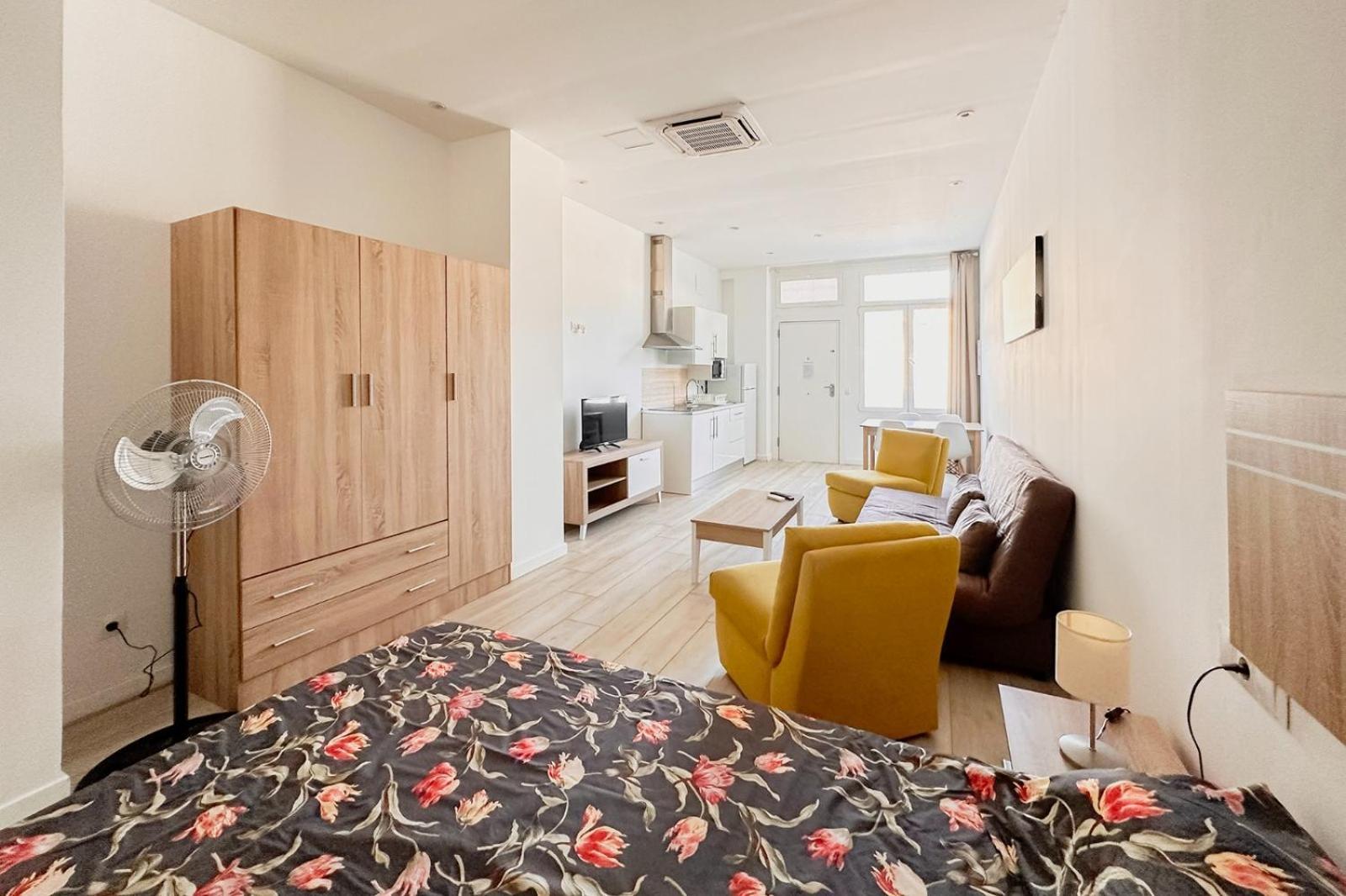 Malaga Velarde Center Apartment Luaran gambar
